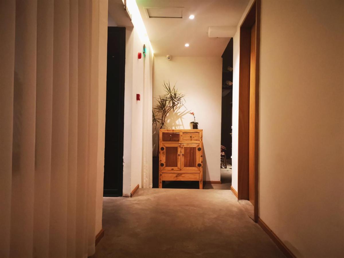 Moonlight Hotel Чънду Екстериор снимка